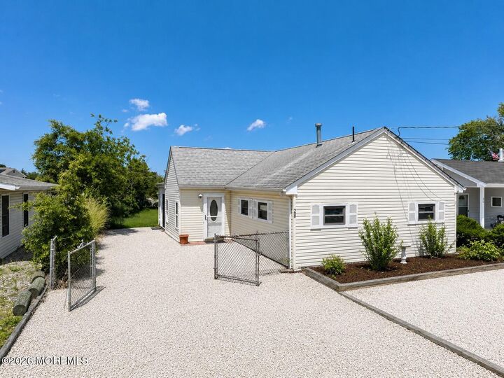 Property Photo:  28 Lake Saint Clair Drive  NJ 08087 