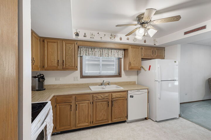 Property Photo: 11137 East Road A IL 60465