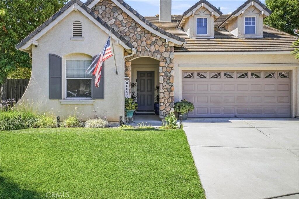 Property Photo:  1006 Susan  CA 93455 