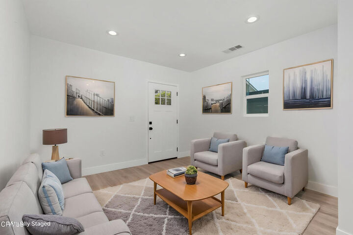 Property Photo: 723 1/2 Chestnut Avenue CA 90042