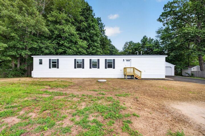 Property Photo:  7 Gendreau Lane  ME 04073 