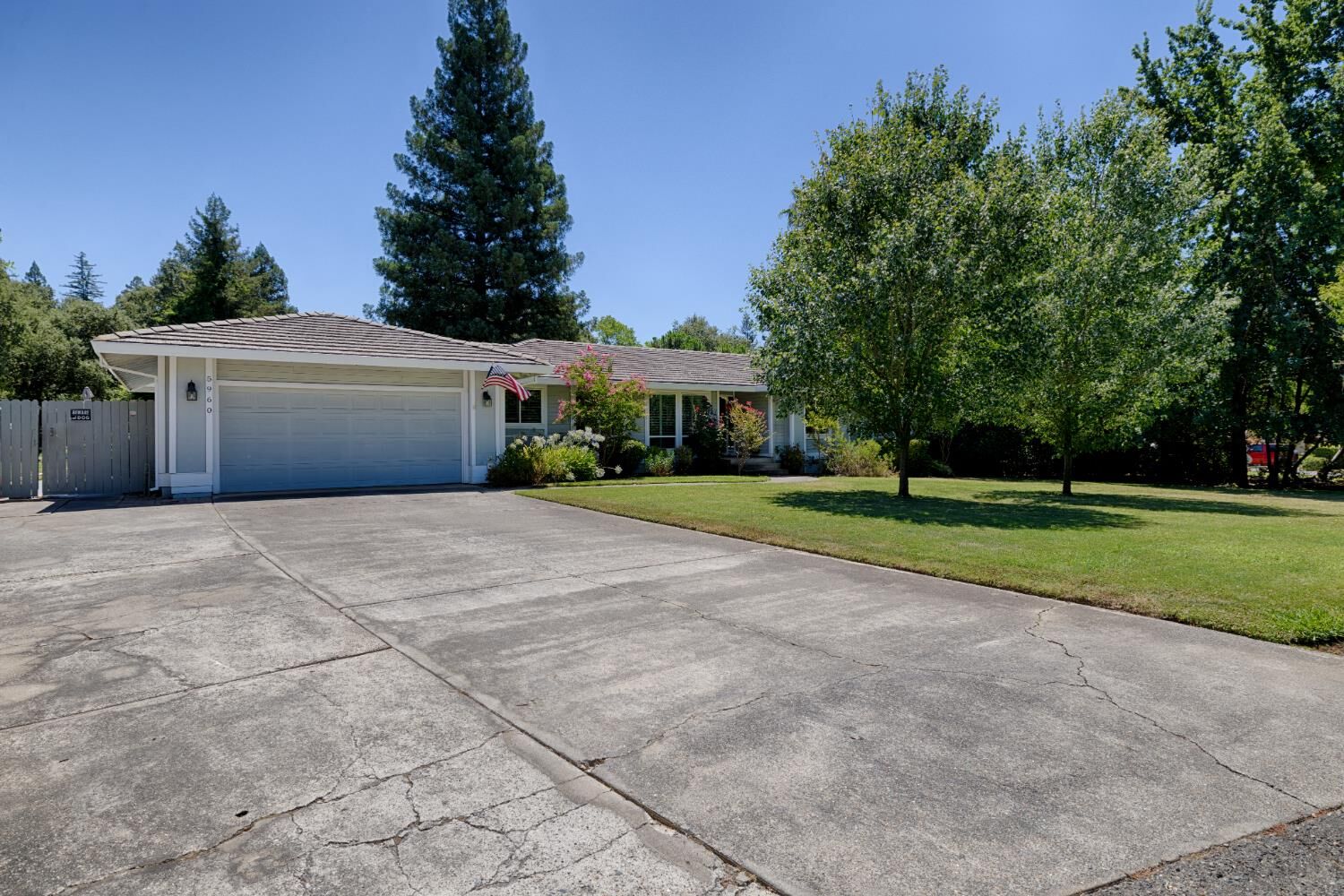 Property Photo: 5960 Long Acres Ct CA 95628