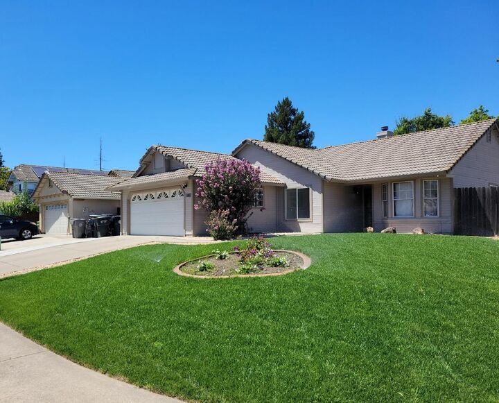 Property Photo:  5982 Silver Shadow Circle  CA 95823 