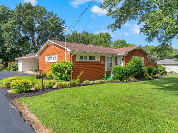 Property Photo:  201 Cloverdale Rd  TN 37160 