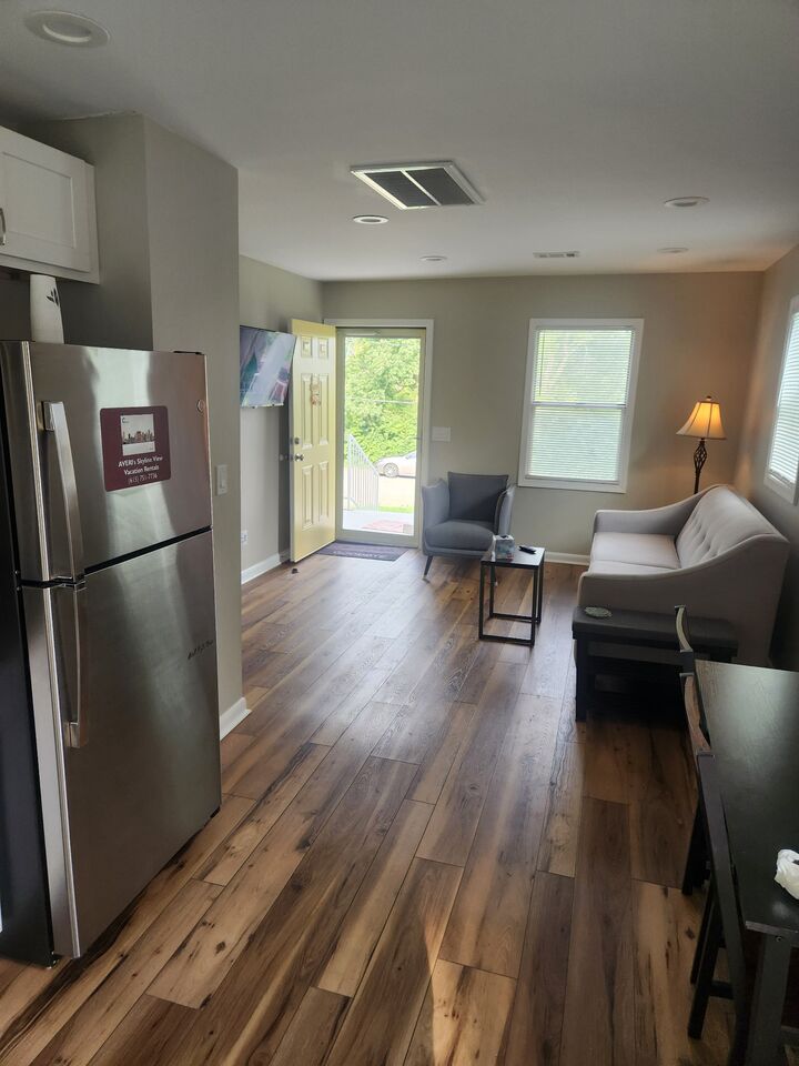 Property Photo:  413 Toney Rd  TN 37207 