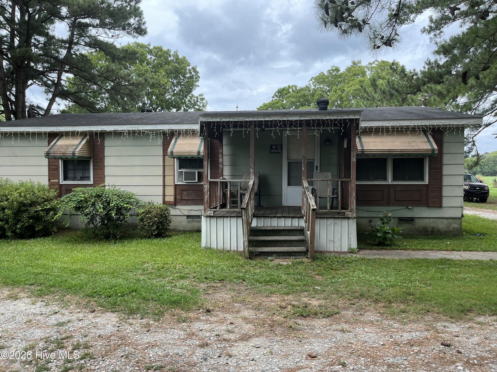 Property Photo: 1709 US 301 NC 27891