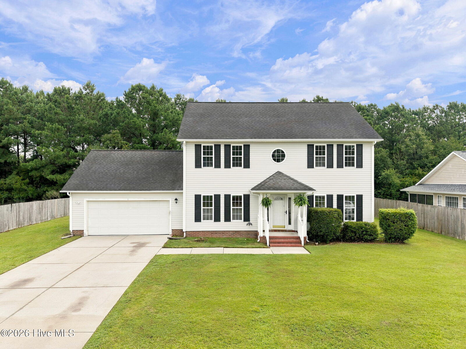 Property Photo:  812 Commons Drive N  NC 28546 