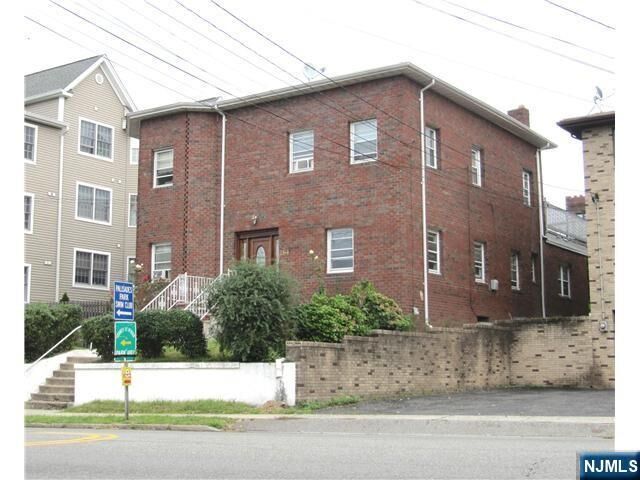 Property Photo:  264 Grand Avenue  NJ 07650 