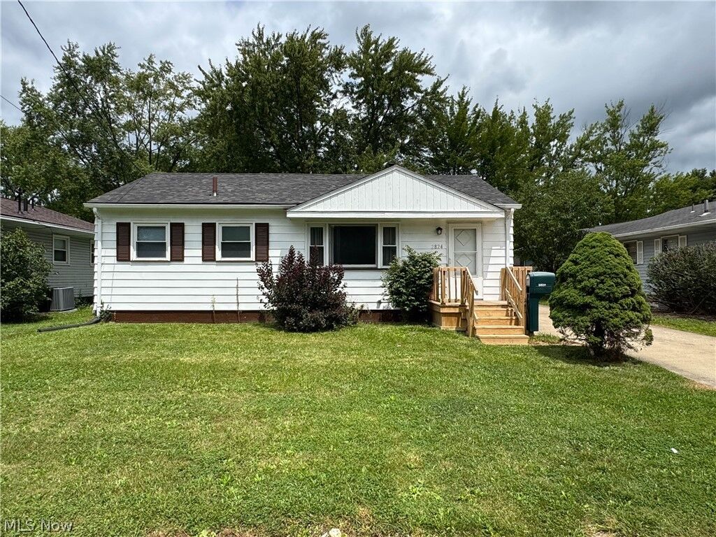Property Photo:  2824 Linda Drive  OH 44485 