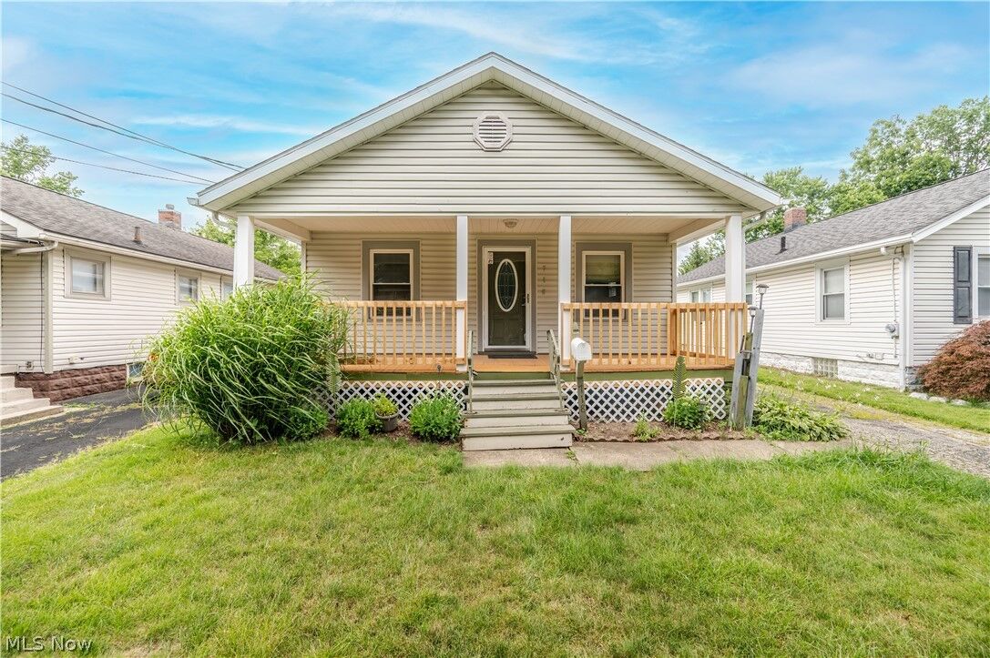 Property Photo:  718 Virginia Avenue  OH 44306 