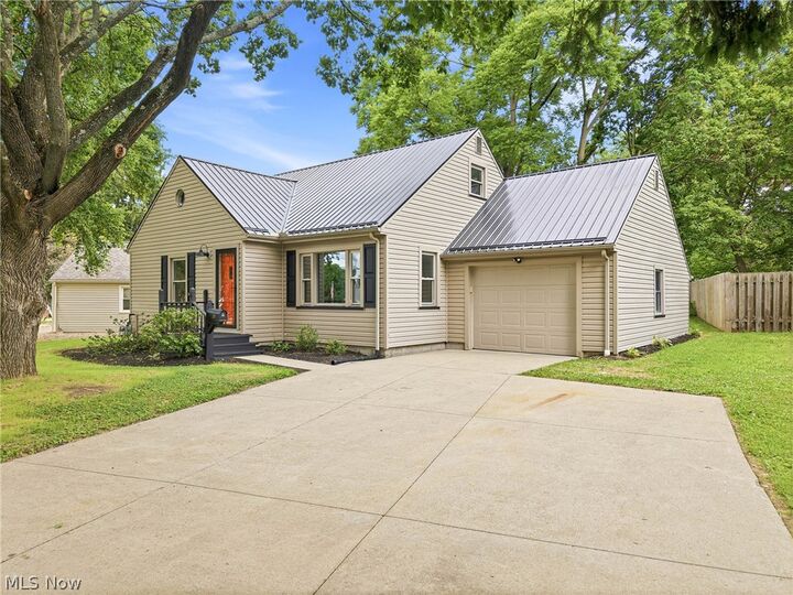 Property Photo: 219 Aldrich Road OH 44515