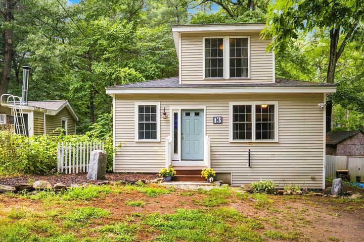 Property Photo: 13 Charlestown Place NH 03038