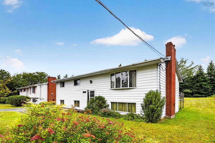 1955 Lawrencetown Road — photo 1