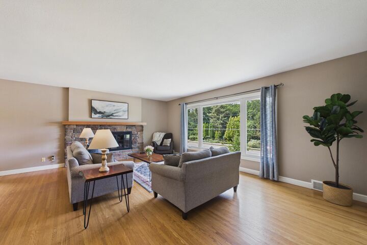 Property Photo:  2640 Noble Avenue N  MN 55422 