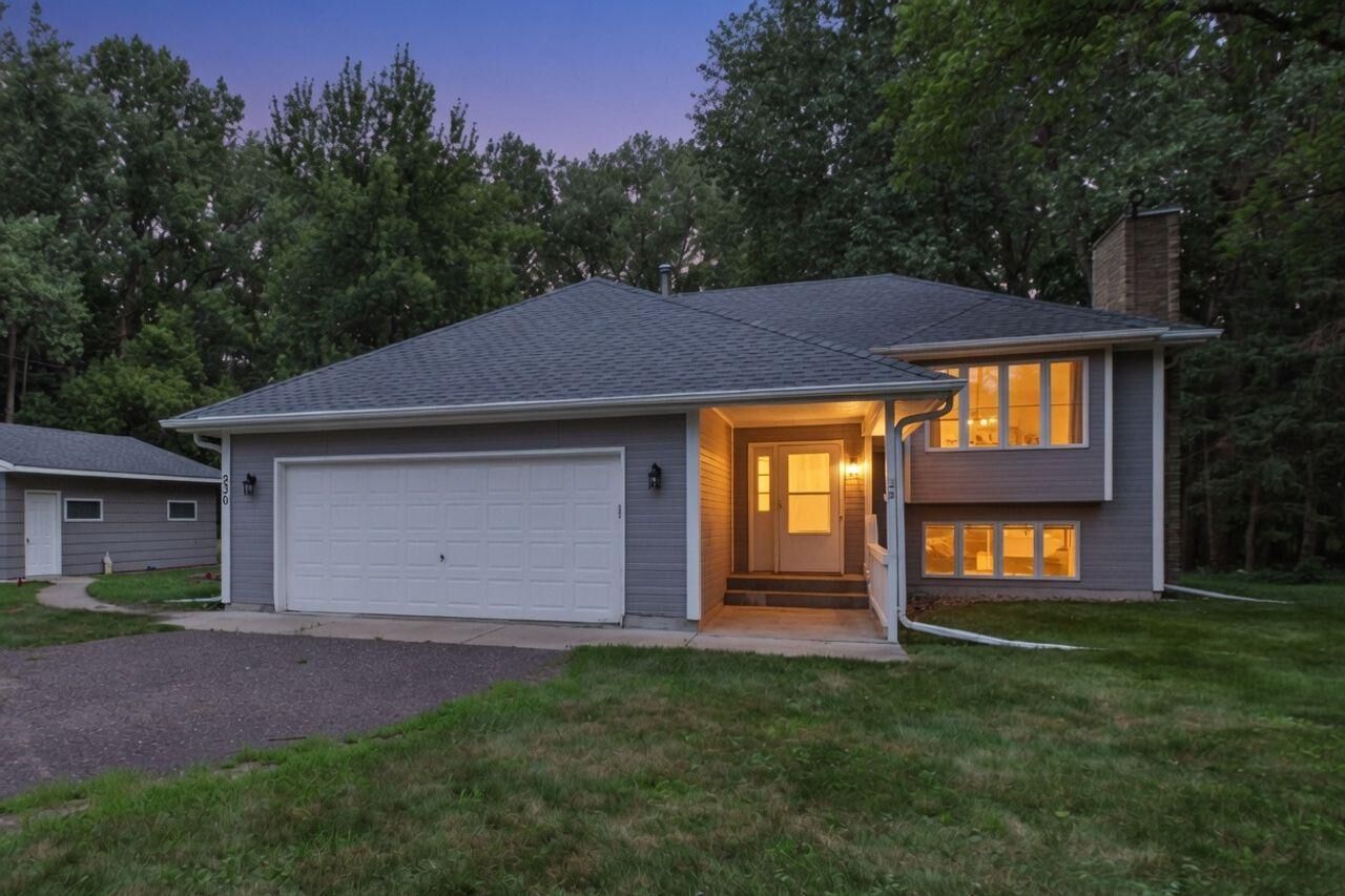 Property Photo:  230 Mahtomedi Avenue  MN 55115 