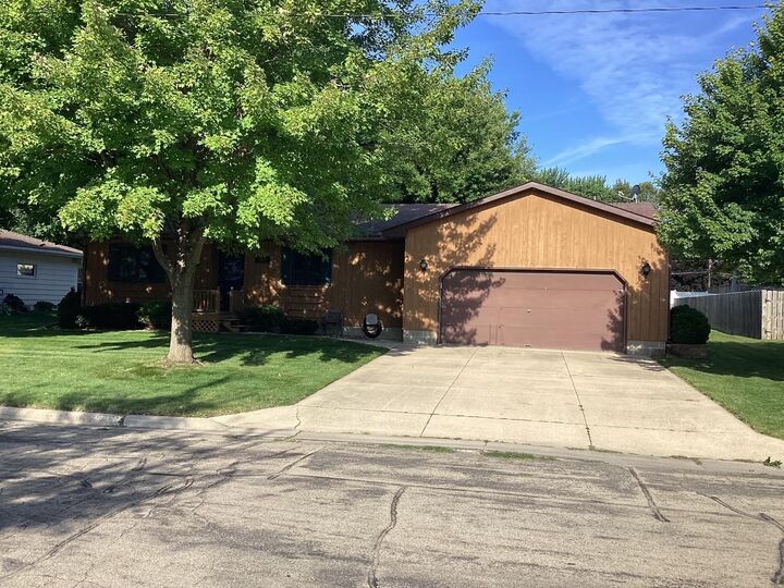 Property Photo: 1601 Cheryl Avenue MN 56007