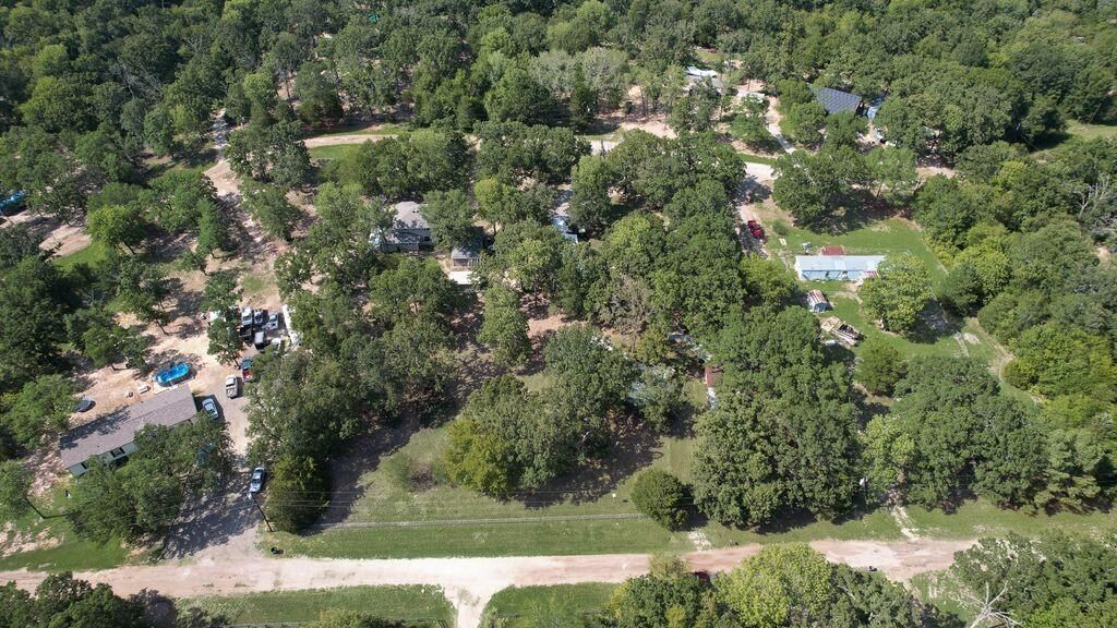 Property Photo:  106 Hammer Road  TX 75124 