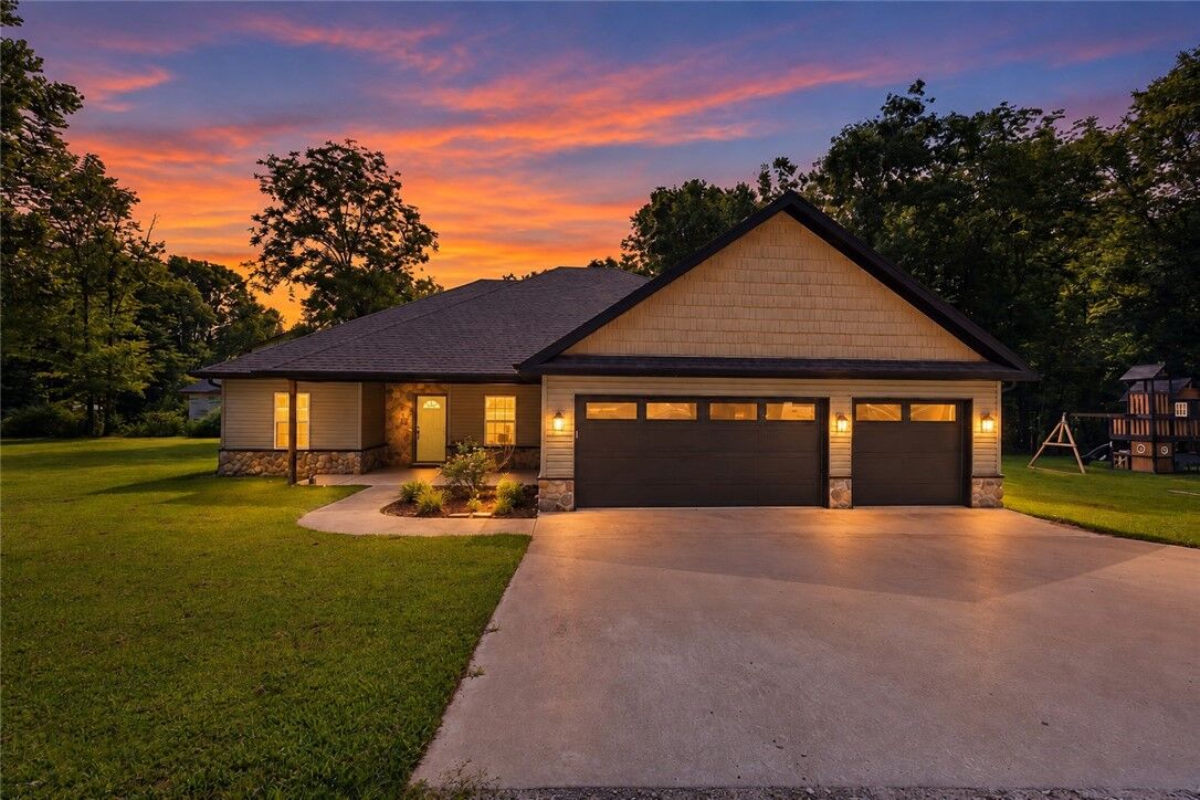 Property Photo: 1 Halvergate Lane AR 72715