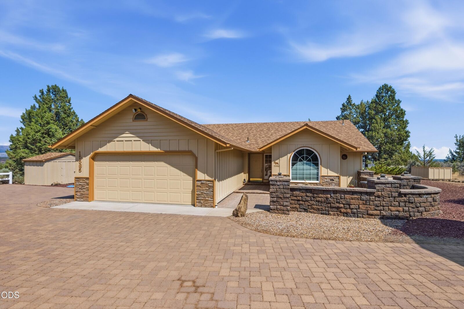Property Photo:  15565 SW Chinook Drive  OR 97760 