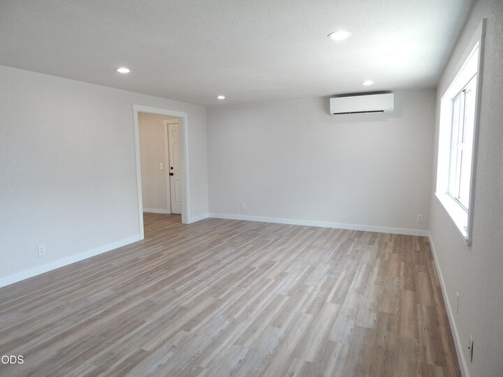 Property Photo: 8222 Division Road OR 97503