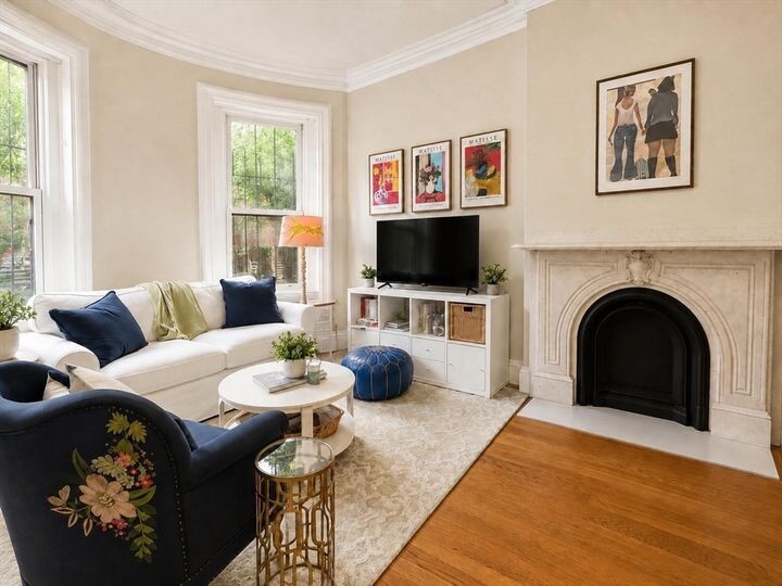 Property Photo:  109 Pembroke St 2  MA 02118 