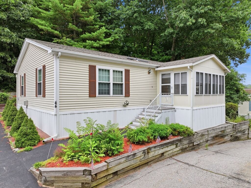 Property Photo:  47 Washington St 44  MA 01501 