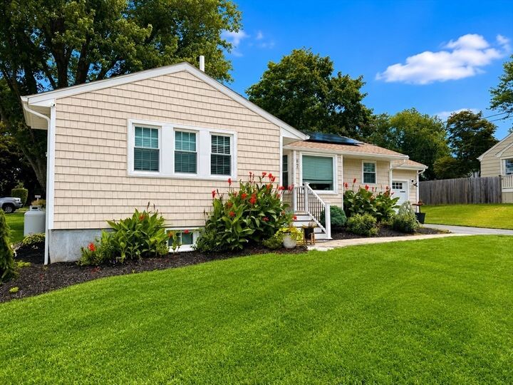Property Photo:  82 Kearns Ave  RI 02878 