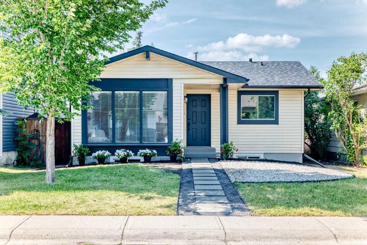 Property Photo: 145 Sunvale Crescent SE AB T2X 2R7