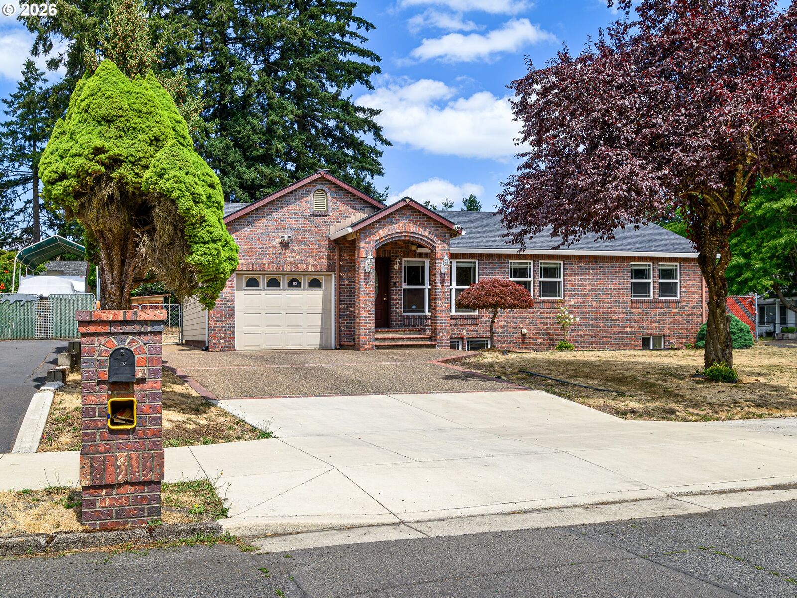 Property Photo: 13717 SE Mill St OR 97233