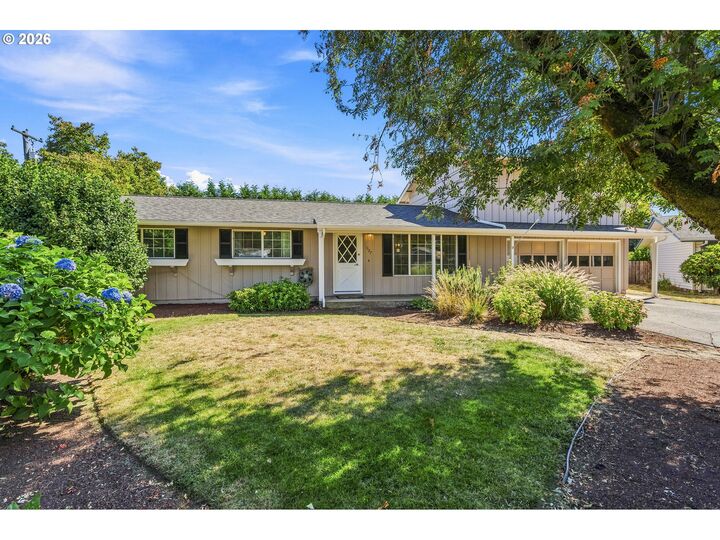 Property Photo:  1127 Ponderosa Ct  OR 97477 
