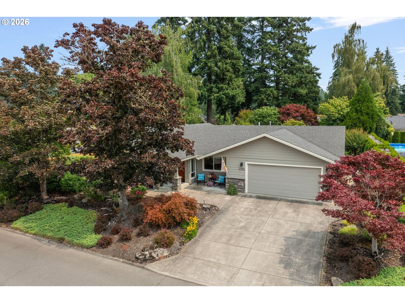 Property Photo:  2790 N Maple St  OR 97013 