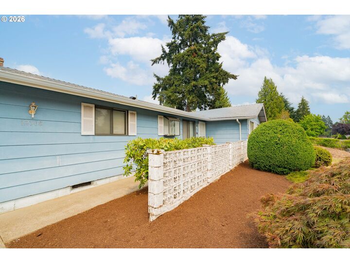 Property Photo: 12508 SE 11th St WA 98683