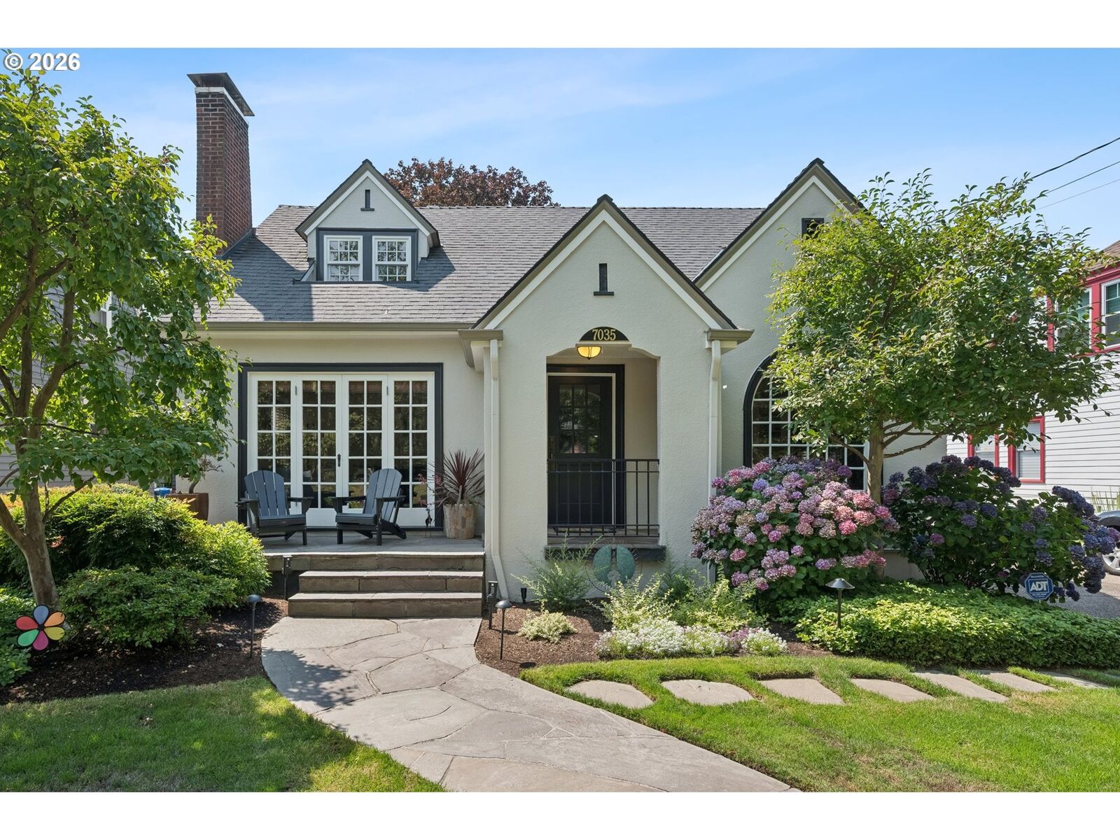 Property Photo: 7035 SE 32nd Ave OR 97202