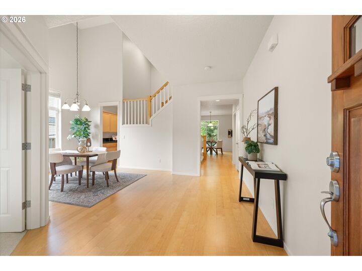 Property Photo: 859 NE Retford Ave OR 97124