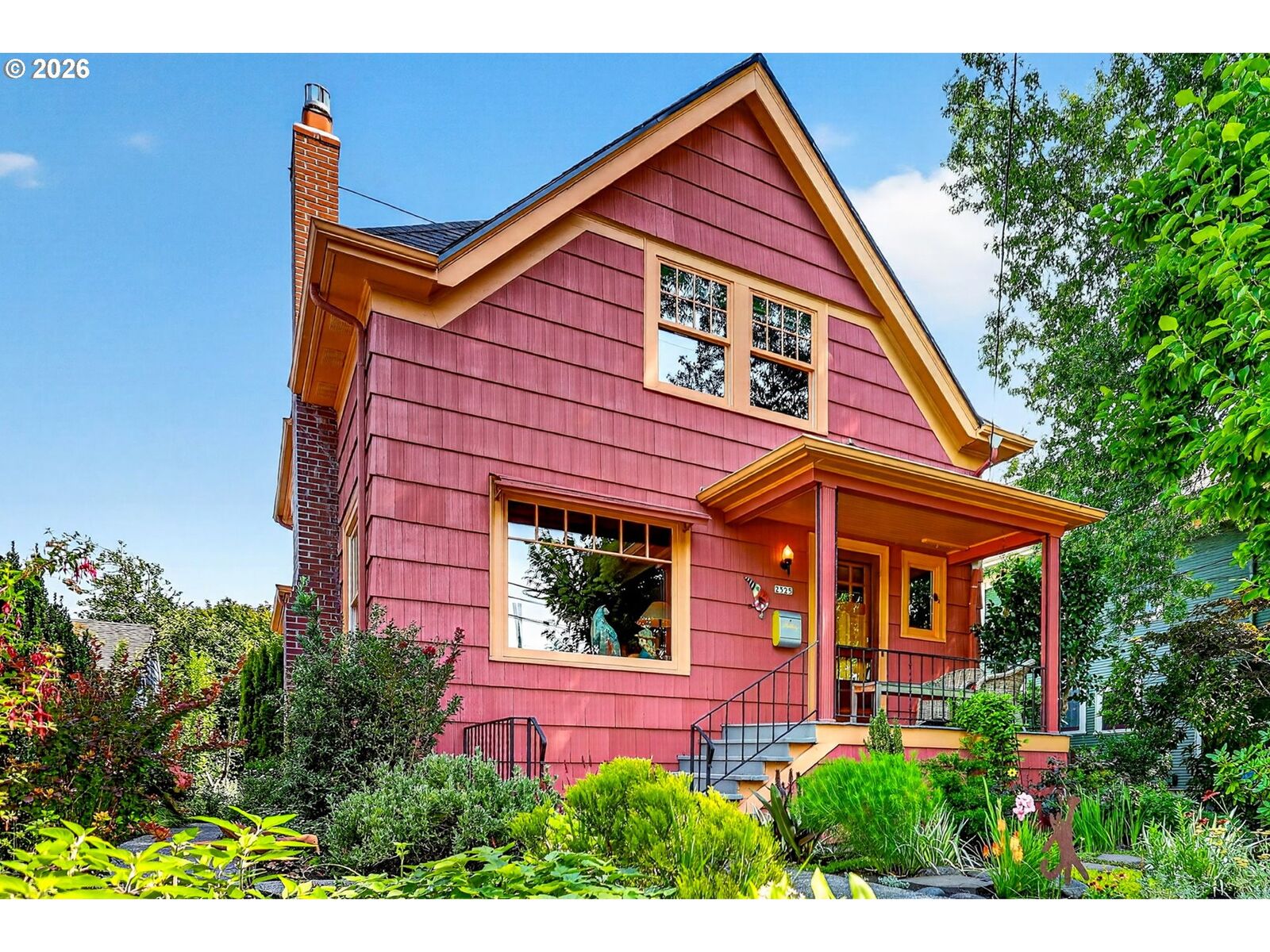 Property Photo:  2525 NE Tillamook St  OR 97212 