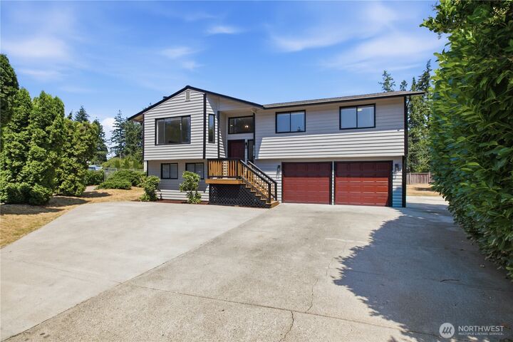 Property Photo:  1811  162nd Street E  WA 98445 