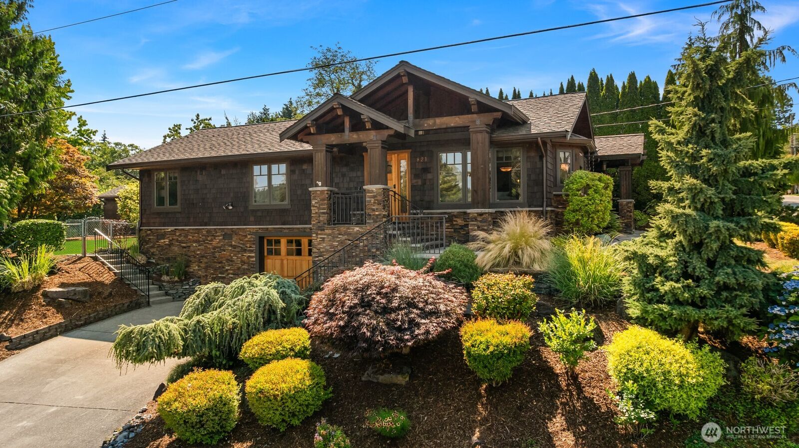 Property Photo:  821  4th Street  WA 98033 