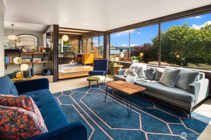 Property Photo:  1627  California Avenue SW 2  WA 98116 