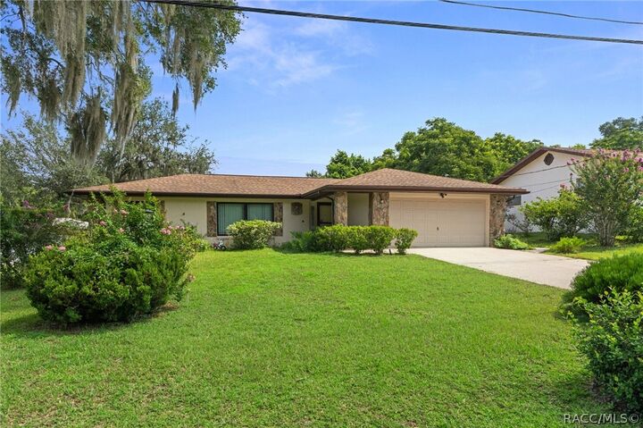 Property Photo:  206 Hemlock Street  FL 34452 