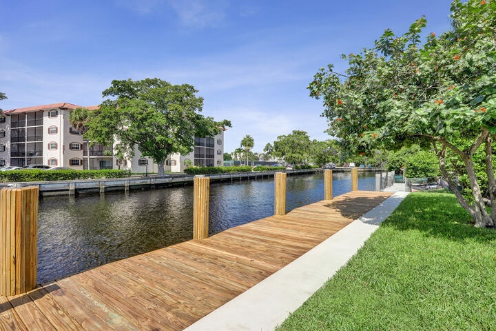 Property Photo: 316 NW 20th Street FL 33311