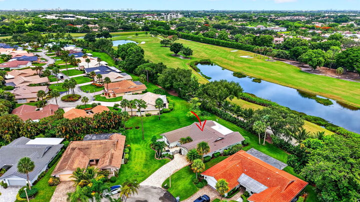 Property Photo:  6928 Villas Drive W  FL 33433 