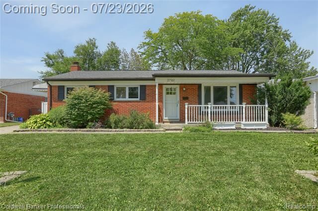 Property Photo: 37161 Castleton Drive MI 48312