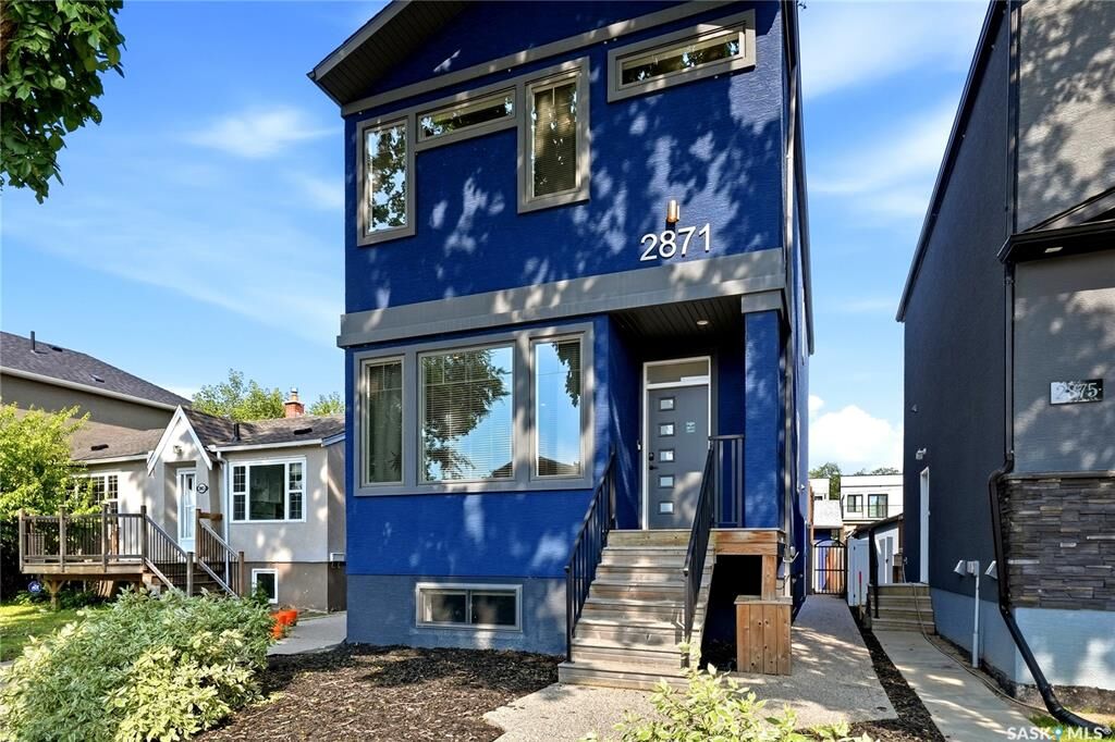 Property Photo:  2871 Garnet Street  SK S4S 1X1 