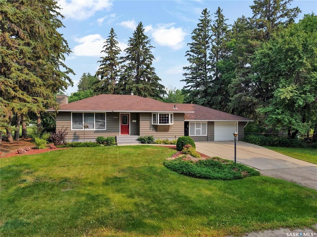 Property Photo:  3108 Dieppe Street  SK S7M 3S2 