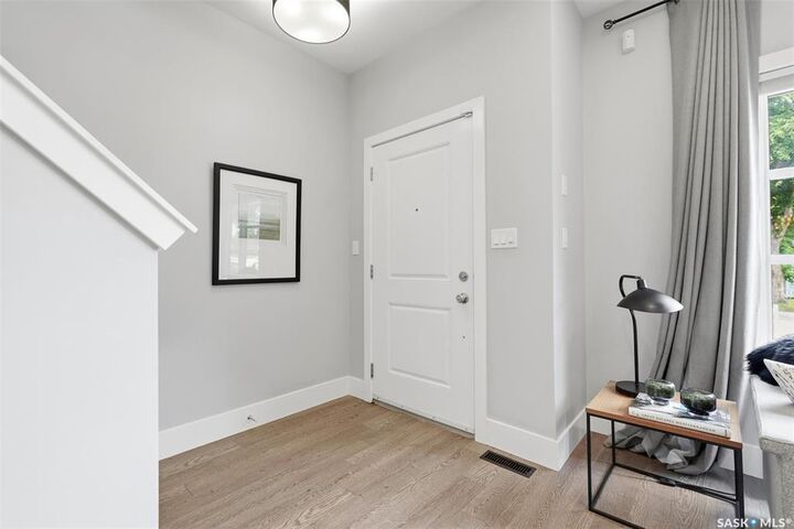 Property Photo:  1513 Prince Of Wales Avenue  SK S7K 3E1 