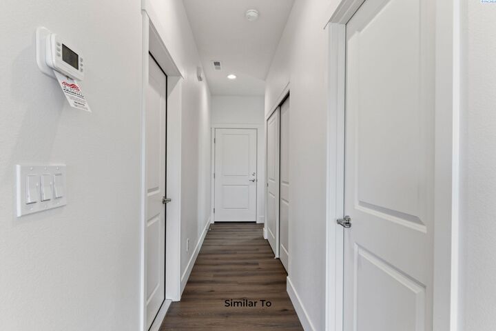 Property Photo:  734 Honeylicious St.  WA 99352 