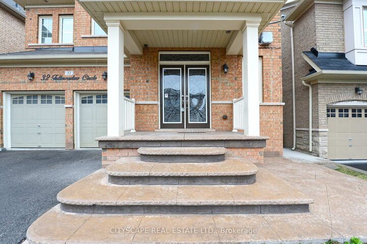 Property Photo:  32 Fallmeadow Circle  ON L6Y 0Y8 