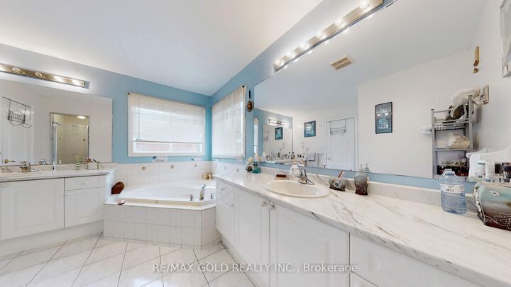Property Photo: 64 Prue Court ON L6P 1P8