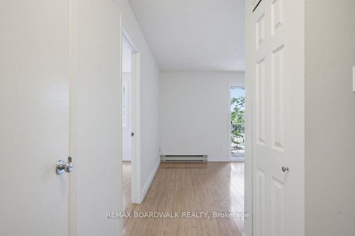 Property Photo: 250 Brittany Drive 207 ON K1K 4M1