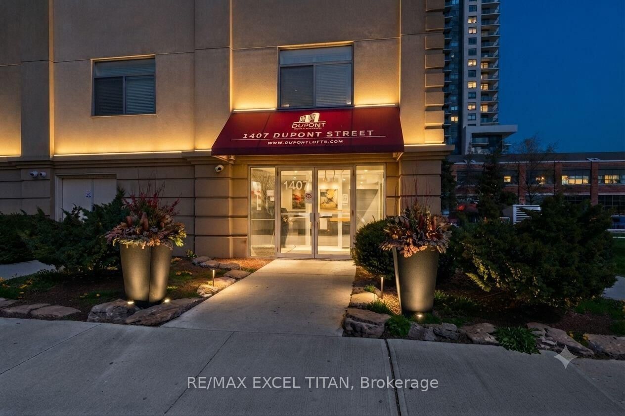 Property Photo:  1407 Dupont Street 216  ON M6H 4J7 